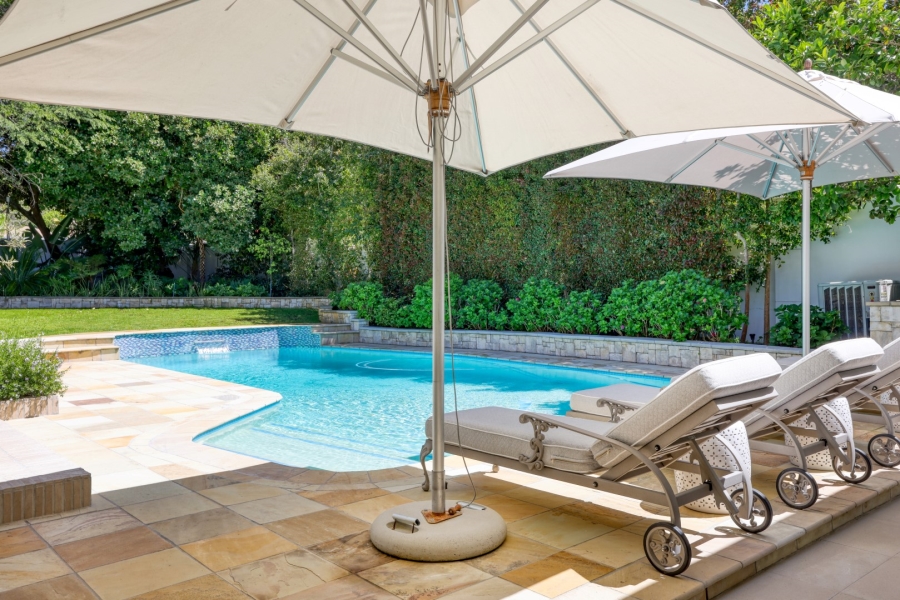 5 Bedroom Property for Sale in Constantia Western Cape